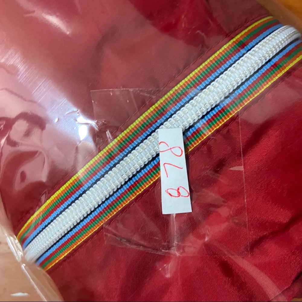 Girls red gap hooded windbreaker size L/XL - Picture 10 of 10